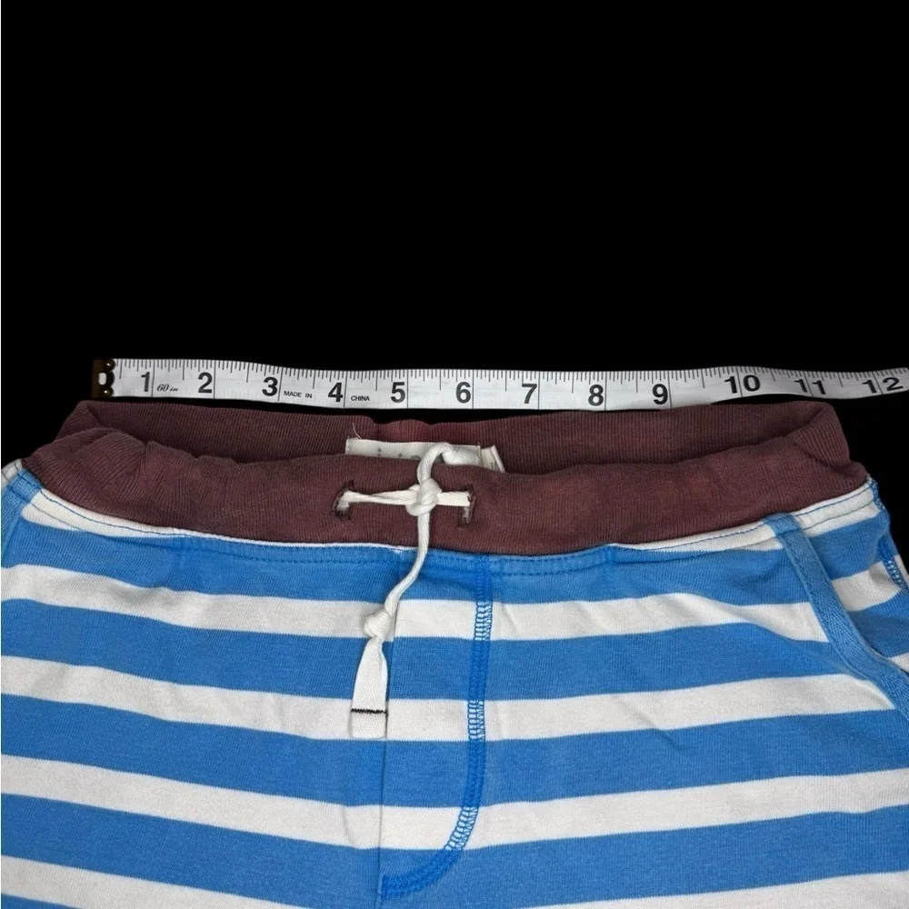 Mini Boden blue and white striped shorts 10 k38